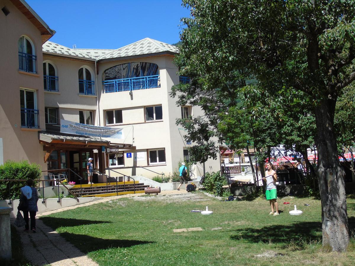 Hotel Le Rabuons Saint-Étienne-de-Tinée Exterior foto